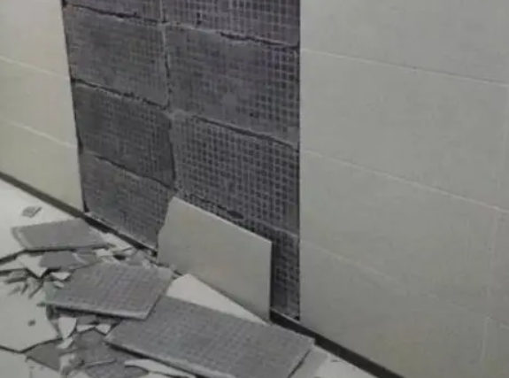 新乐瓷砖空鼓维修公司分享下新乐墙砖松动维修的知识